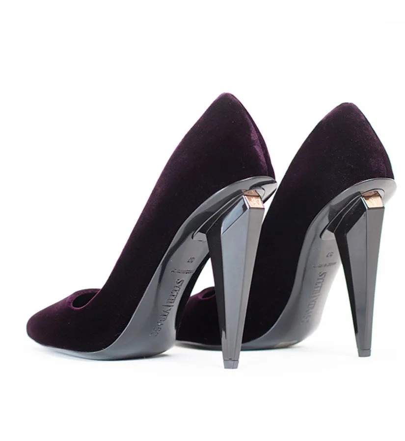 Antigone Velvet Classic Pumps | Bordeaux