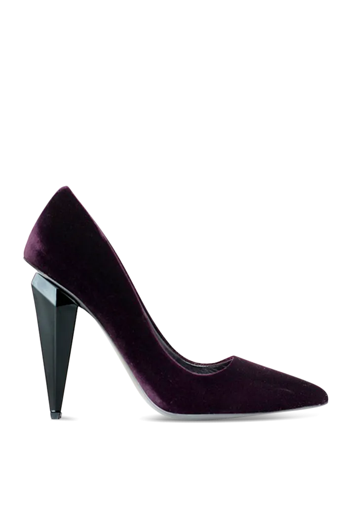 Antigone Velvet Classic Pumps | Bordeaux