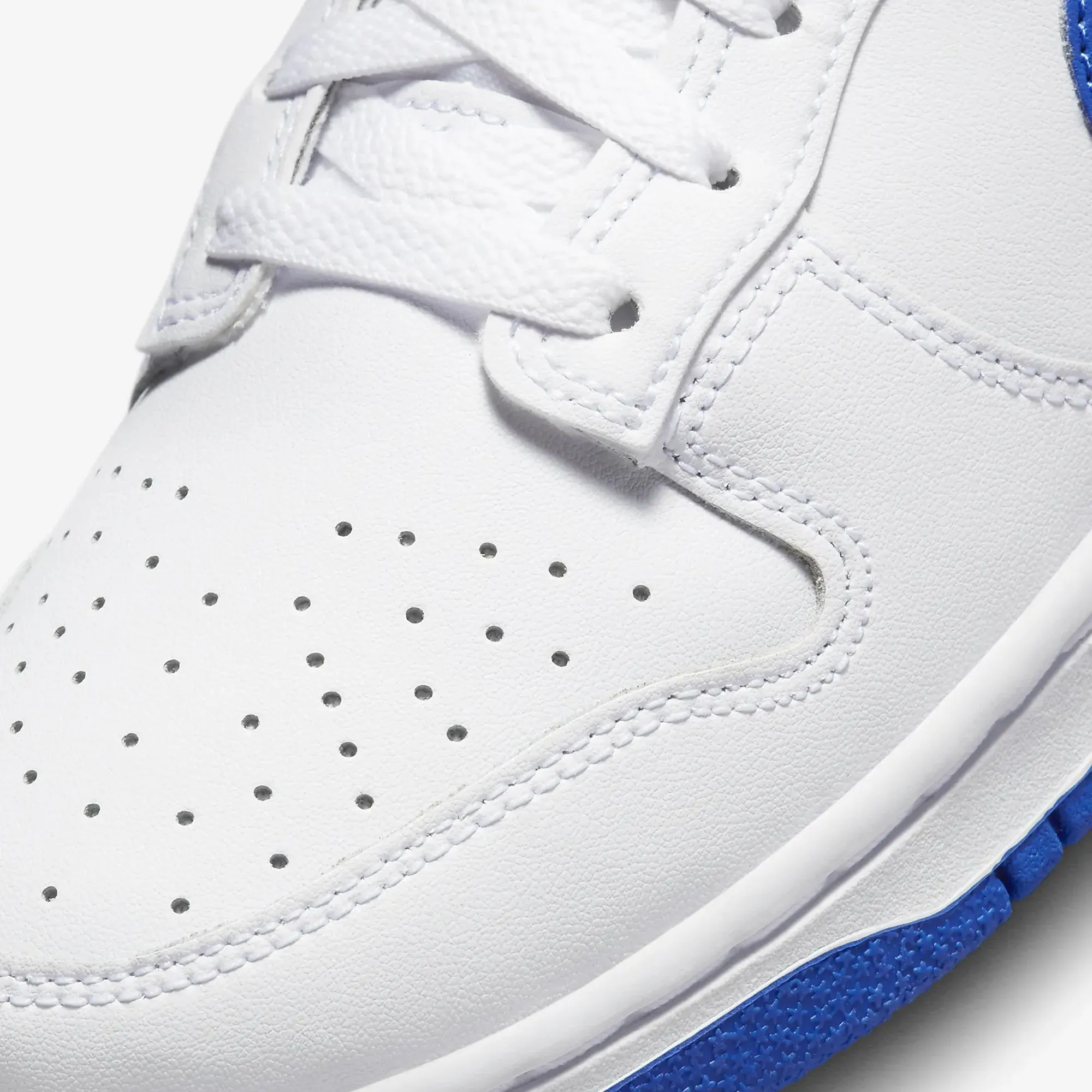 DUNK LOW RETRO 'WHITE/HYPER ROYAL'